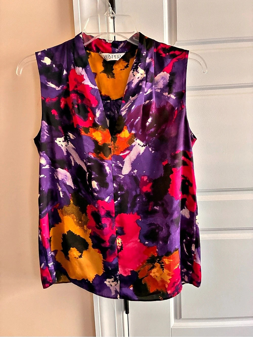 Kasper Abstract Sleeveless Blouse in Purple & Pink Like New